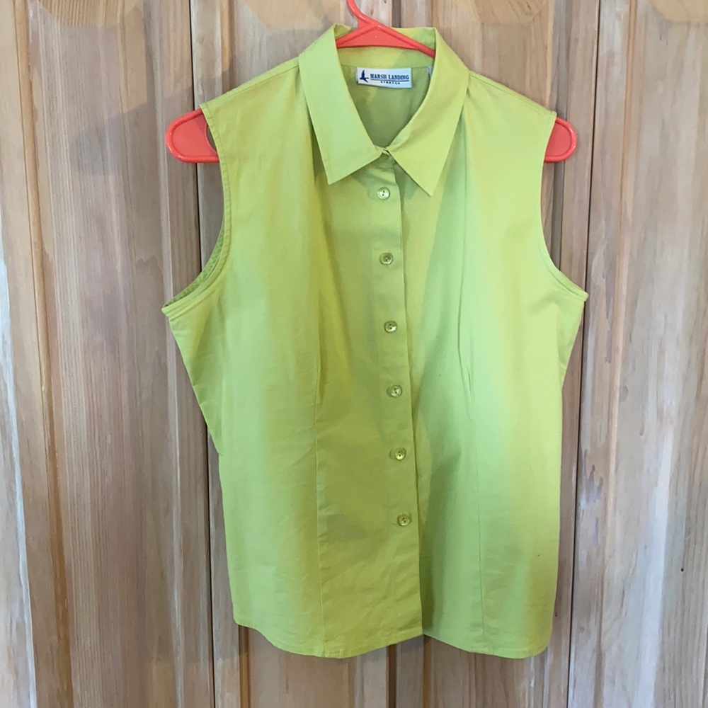 Sleeveless lime button-down, fitted cotton stretch